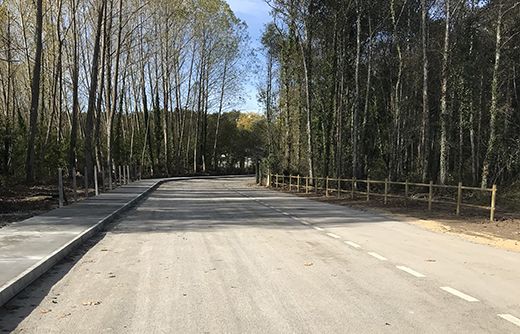 Acceso á praia fluvial de Begonte