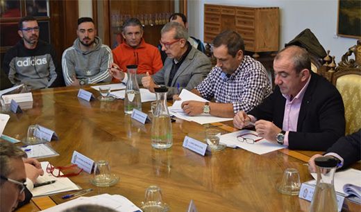 O Pleno do Consorcio de Bombeiros de Lugo contaba coa presenza de traballadores dos parques lucenses