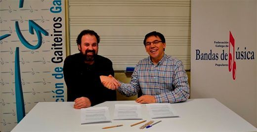 Xaneco Tubío e Armando Morales asinaban o convenio entre as asociacións