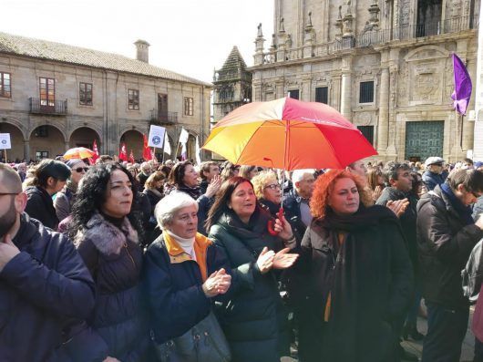 Socialistas e veciños de toda a provincia reclaman en Santiago unha Sanidade pública e de calidade