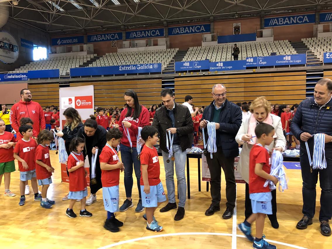 Máis de 500 rapaces gozaron do baloncesto na Copa Deputación