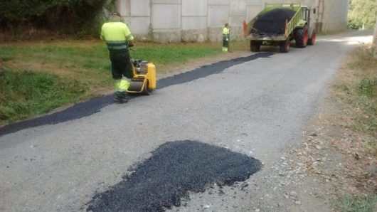 Guitiriz inicia un plan de rebacheo en vías de todo o municipio