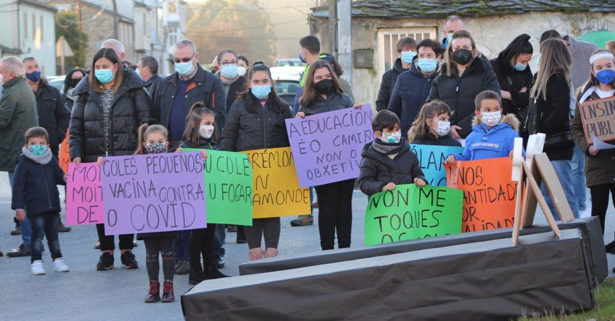 manifestacion colexio baamonde