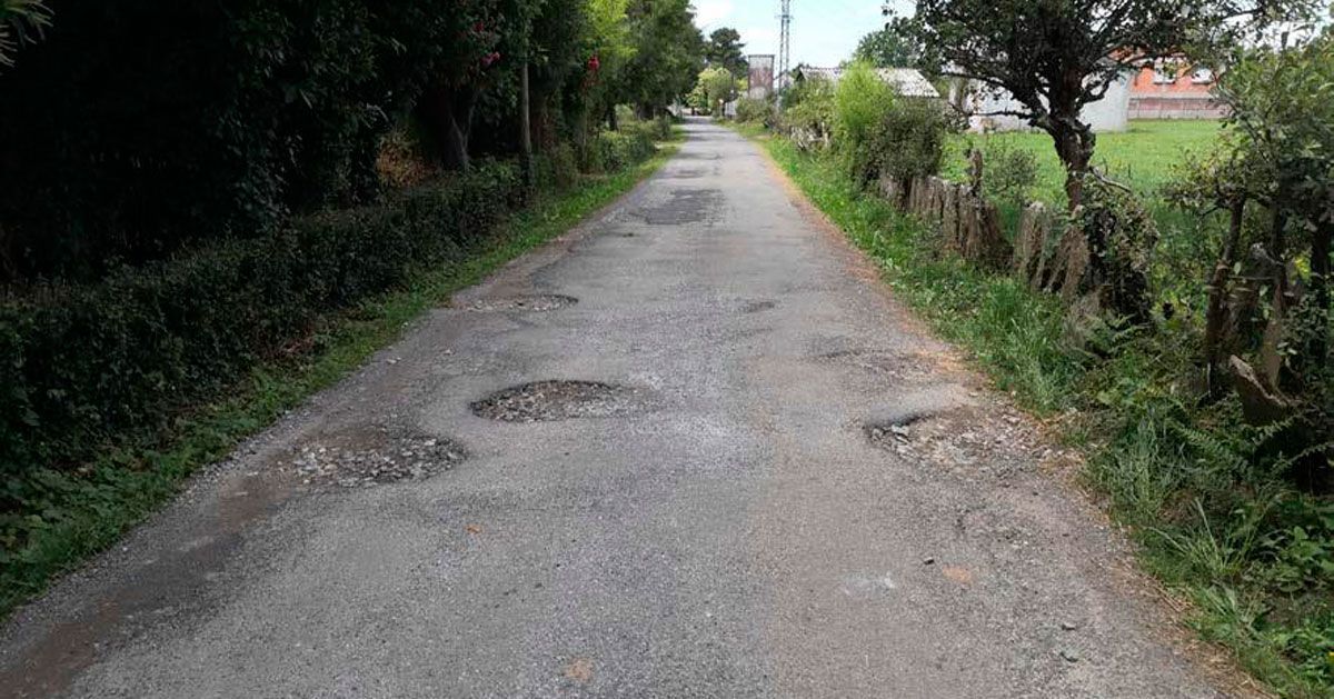 ACCESO AO NuCLEO DE BIDUEIROS NA PARROQUIA DE GOIRIZ