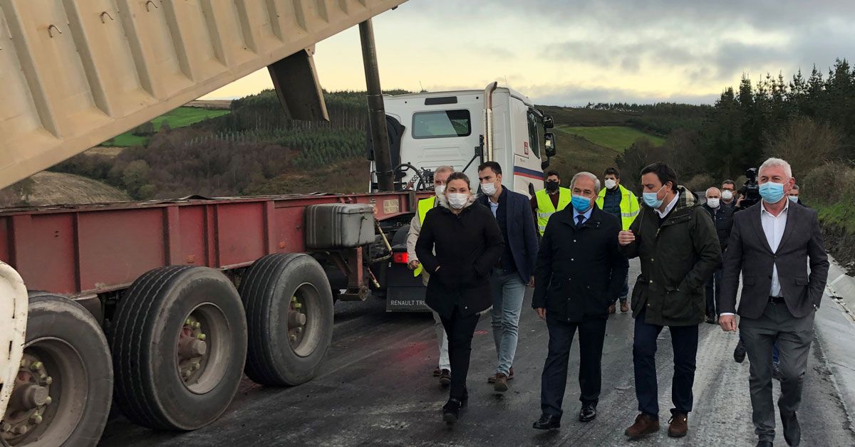 IMAXE DE ARQUIVO VISITA ESTRADA MOMAN   AS PONTES