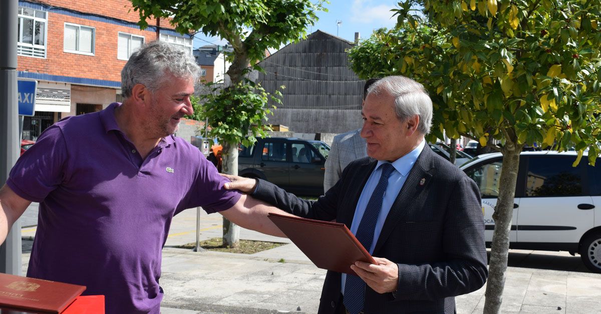 ALCALDE RABADE TOME DEPUTACION CESION RUA MUSICO CRISANTO