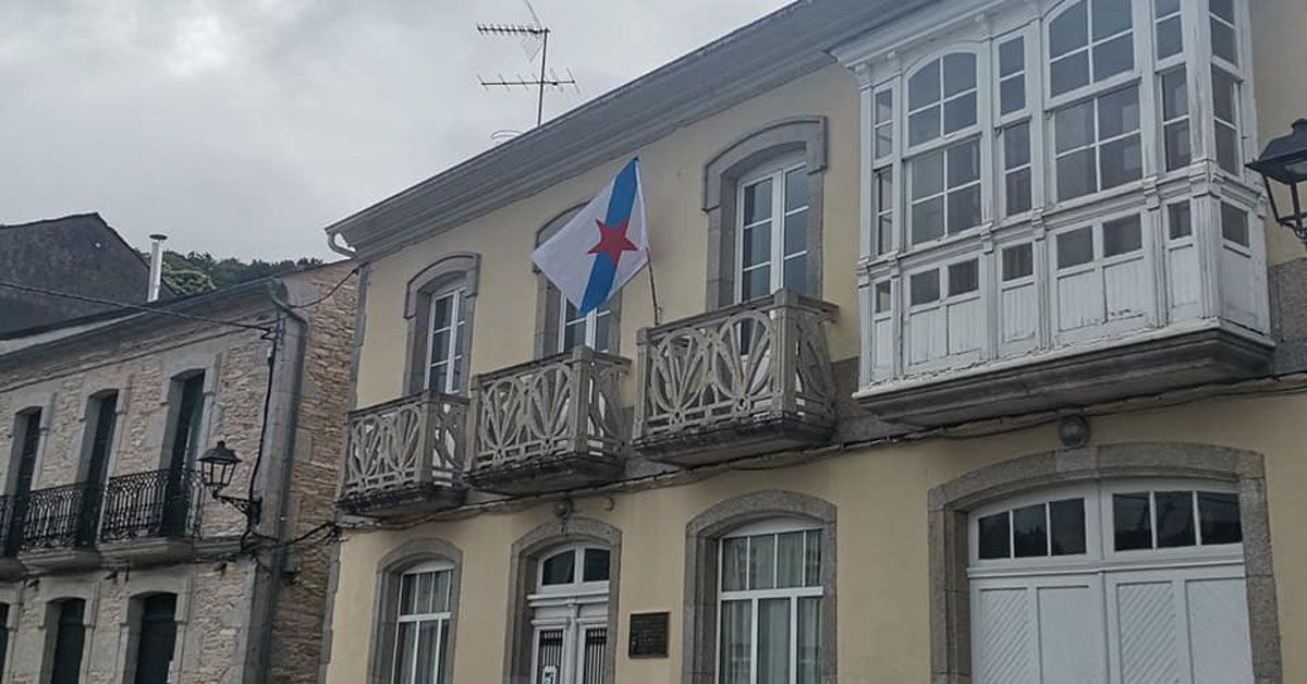 Bandeira independentista casa rouco muras