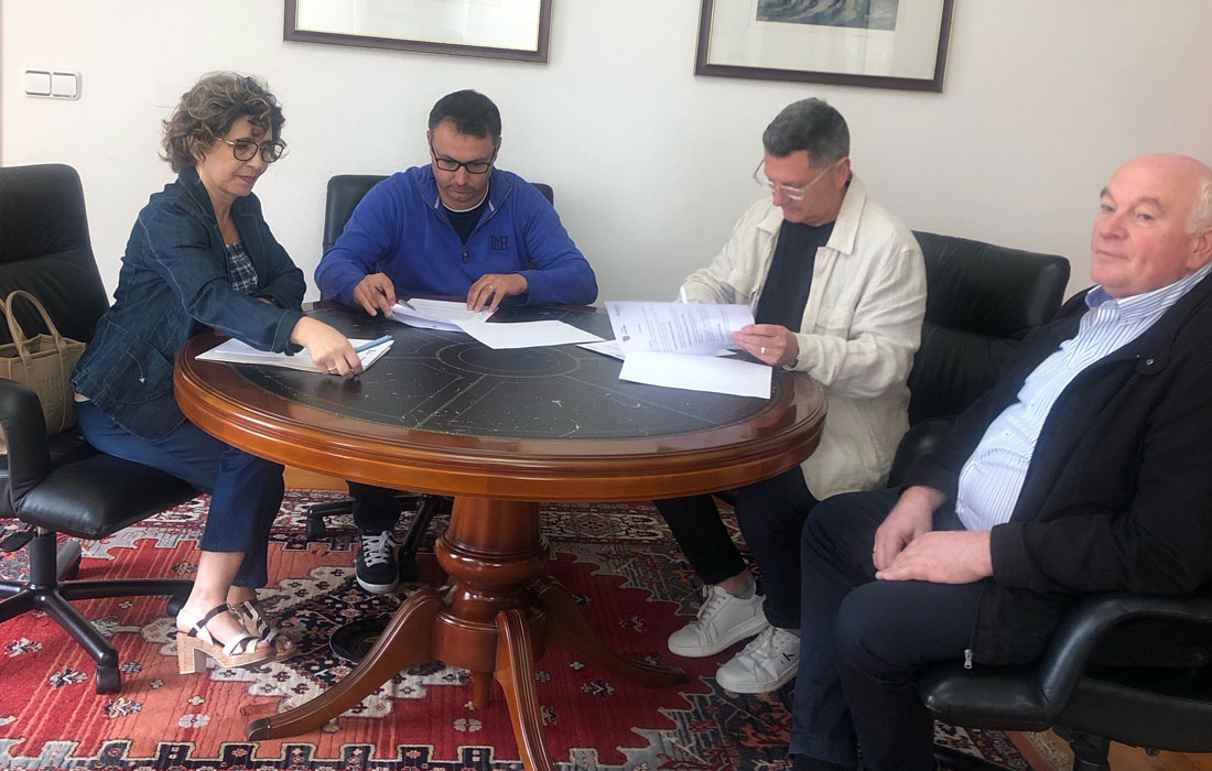 firma-convenio-fundacion-exposicion