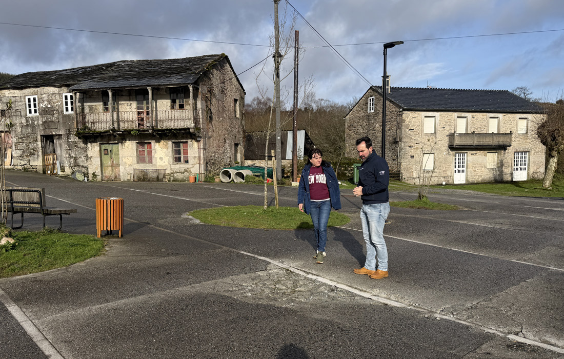 Eugenia-Requeijo-e-Antonio-Ameijide-na-Praza-do-Viveiro