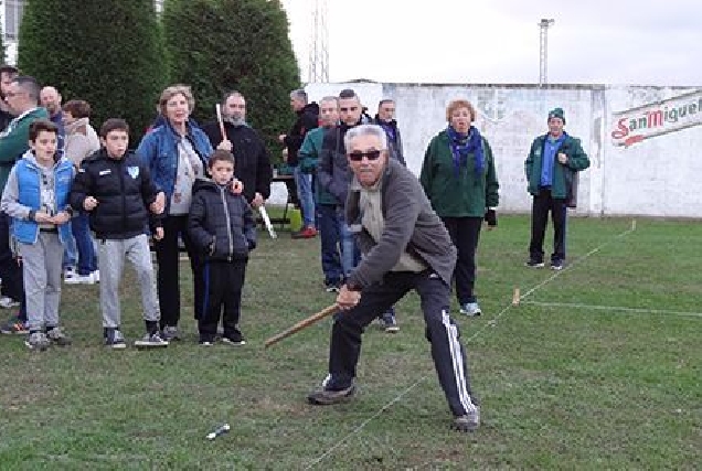 A quinta xornada disputábase no campo das Valgas en Reinante.