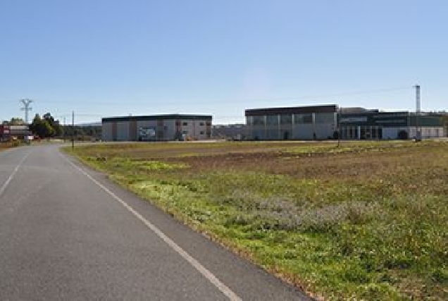 Acceso ao polígono industrial de Castro