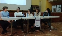 Lupe, Elisabet, Elena e Cecilia participaban na primeira mesa da comarca de experiencias de mulleres emprendedoras