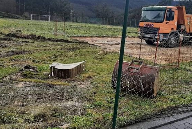 obras pista padel trabada