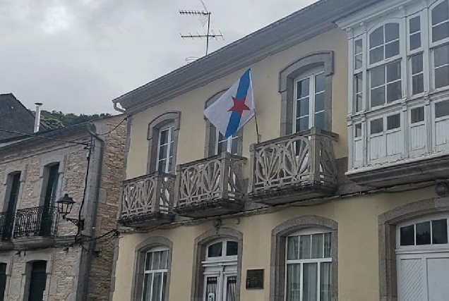 Bandeira independentista casa rouco muras