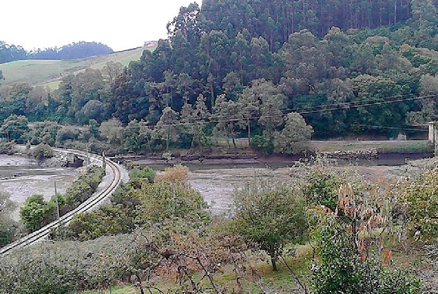 Desembocadura do río Grande na ría de Ribadeo