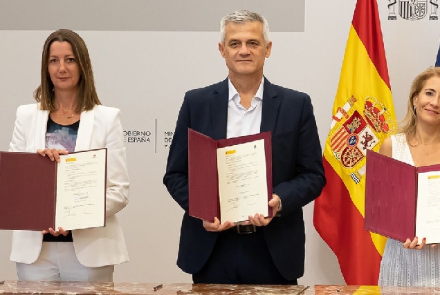 FOTO DE ARQUIVO.  A alcaldesa de Lugo, Lara Méndez, durante a firma do protocolo de colaboración da Axenda Urbana (1)