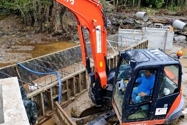 construcion azud castro de rei 1