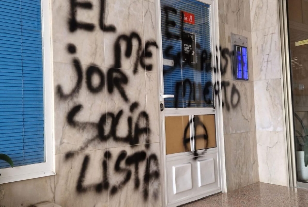 pintada PSOE Foz 2023