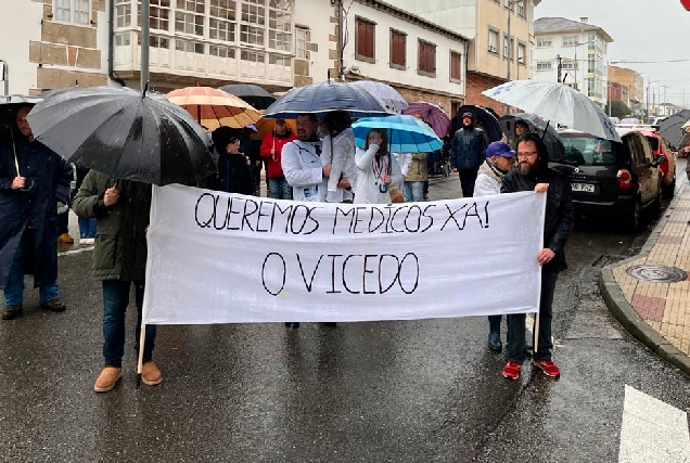 manifestacion medicos vicedo 25 febreiro 2024