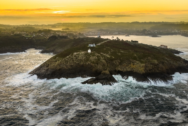 Imaxe da costa de Mera en Oleiros