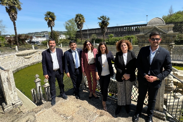 Imaxe da visita da Secretaria do Estado de Turismo ao Parque do Pasatempo en Betanzos