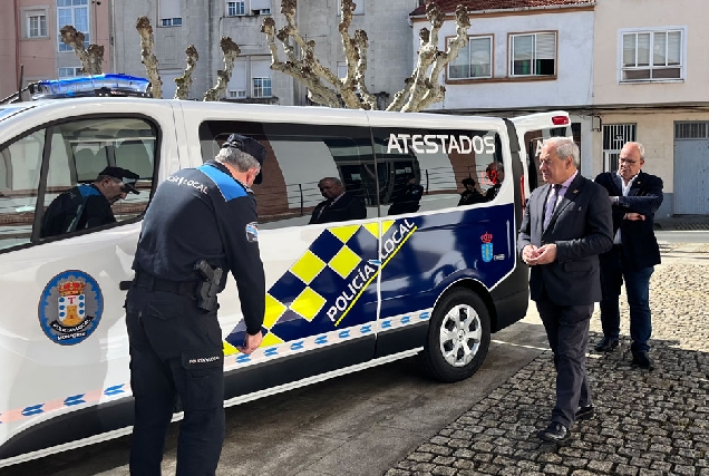 furgón policía local Monforte