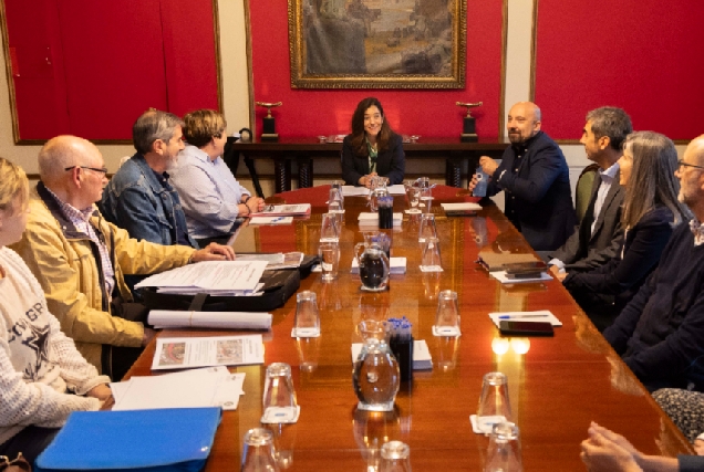 Imaxe da reunión do Concello da Coruña con entidades veciñais