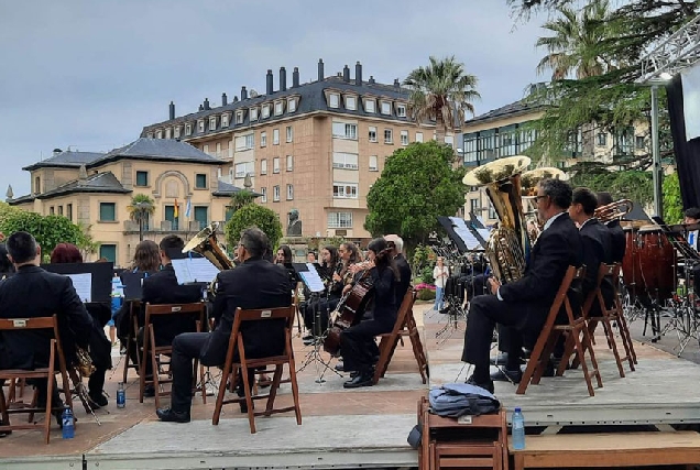 Banda-Municipal-de-Música-de-Ribadeo-concerto-do-Día-da-Patria