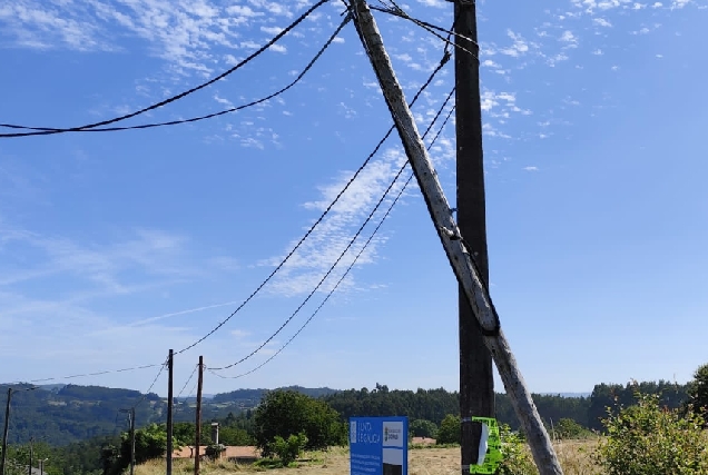 Imaxe do poste en Santiago de Ois (Coirós)