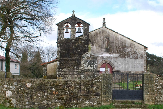 Imaxe da igrexa de Santa María de Fisteus en Curtis