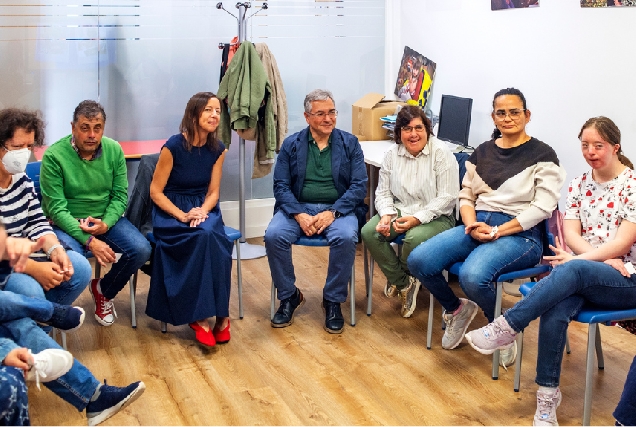 Luis Menor visita as instalacións de Down Ourense