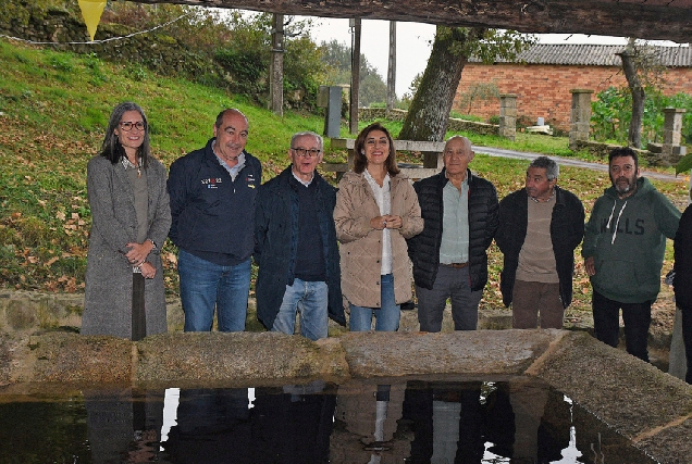 Angeles Vázquez Visita o Concello de Vilamarín