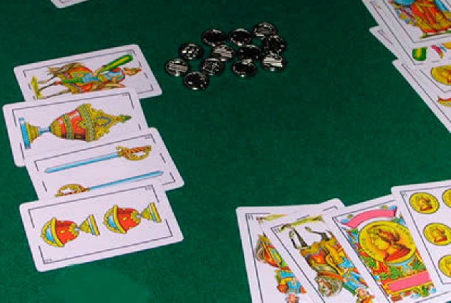 mus-xogo-cartas-mesa