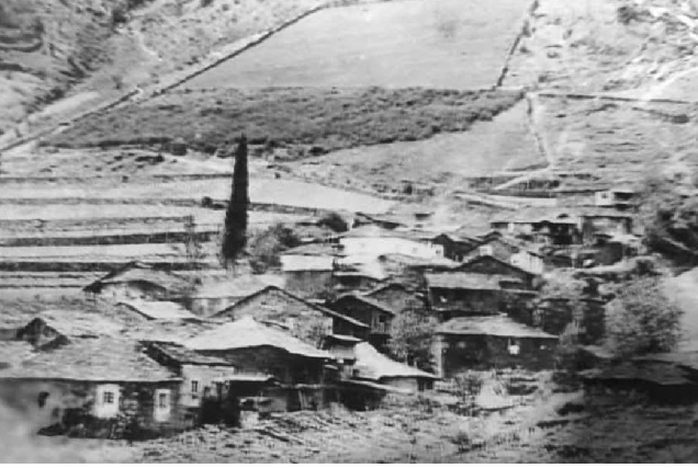 Foto do lugar de Sernande antes de ser anegado pola presa dos Peares - IGV