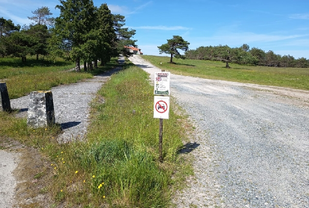 cartel-informativo-entrada-monte-faro-chantada