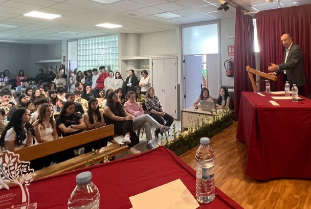 felicitacion-ies-becerrea-uso-galego