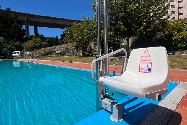 nova-cadeira-mobilidade-reducida-piscina-barbadas